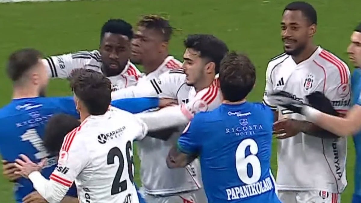 Beşiktaş taraftarından Taylan Antalyalı ve Halil Dervişoğlu'na ağır tepki