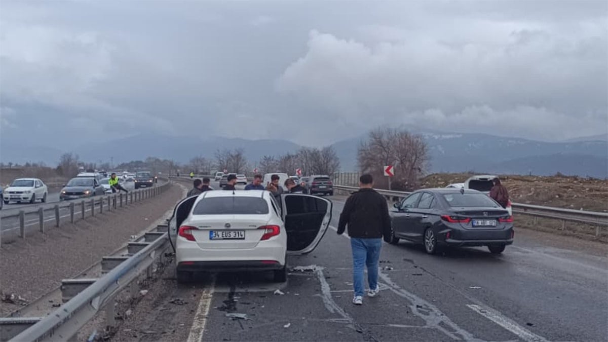 El frenini çekmeyi unuttu, faciaya neden oldu: 1 ölü, 3 yaralı