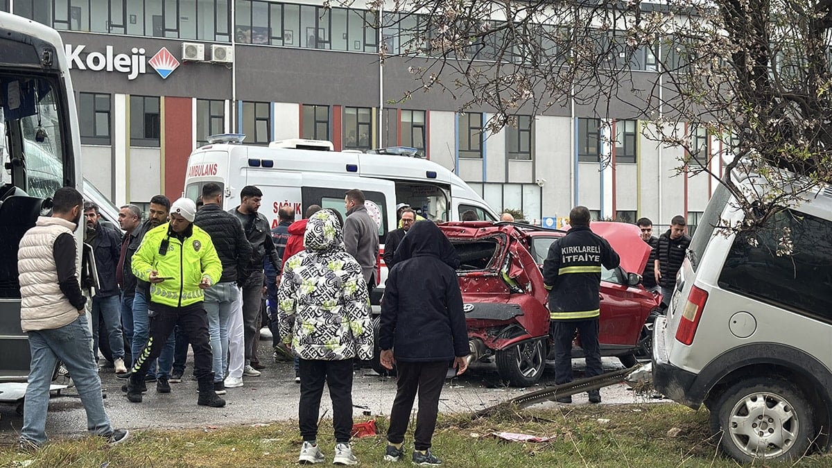 6 araç birbirine girdi: Yaralılar var