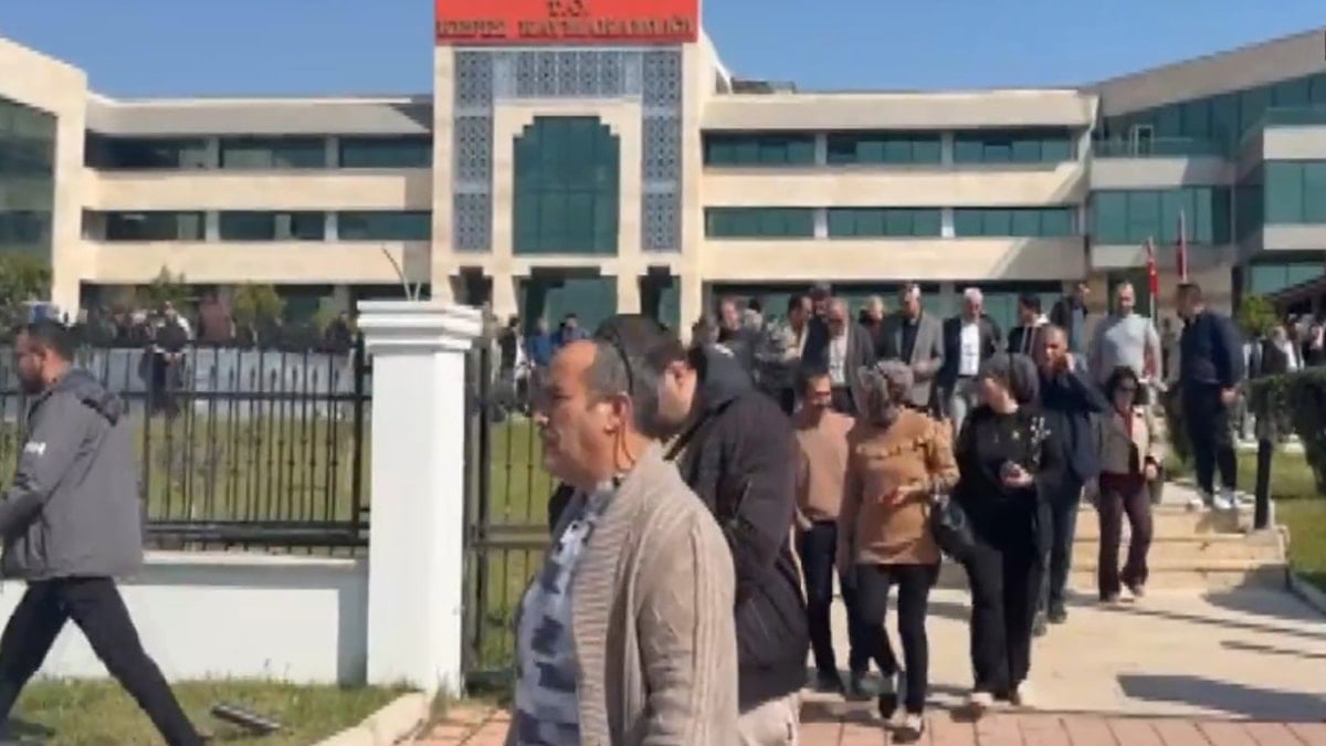 Kaymakamlıkta silah sesleri! Bina boşaltıldı