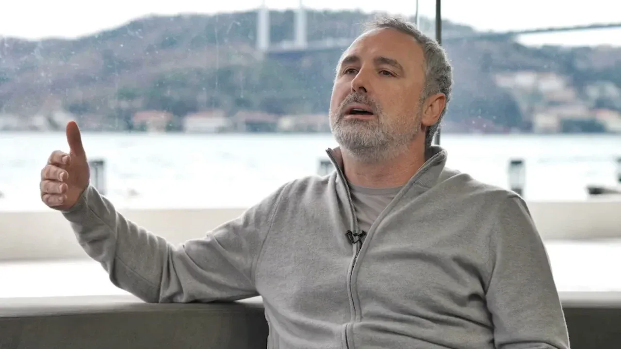 Türk milyarder havalimanında yaşananlara sinirlendi, ülkeyi terk edip Dubai'ye taşındı