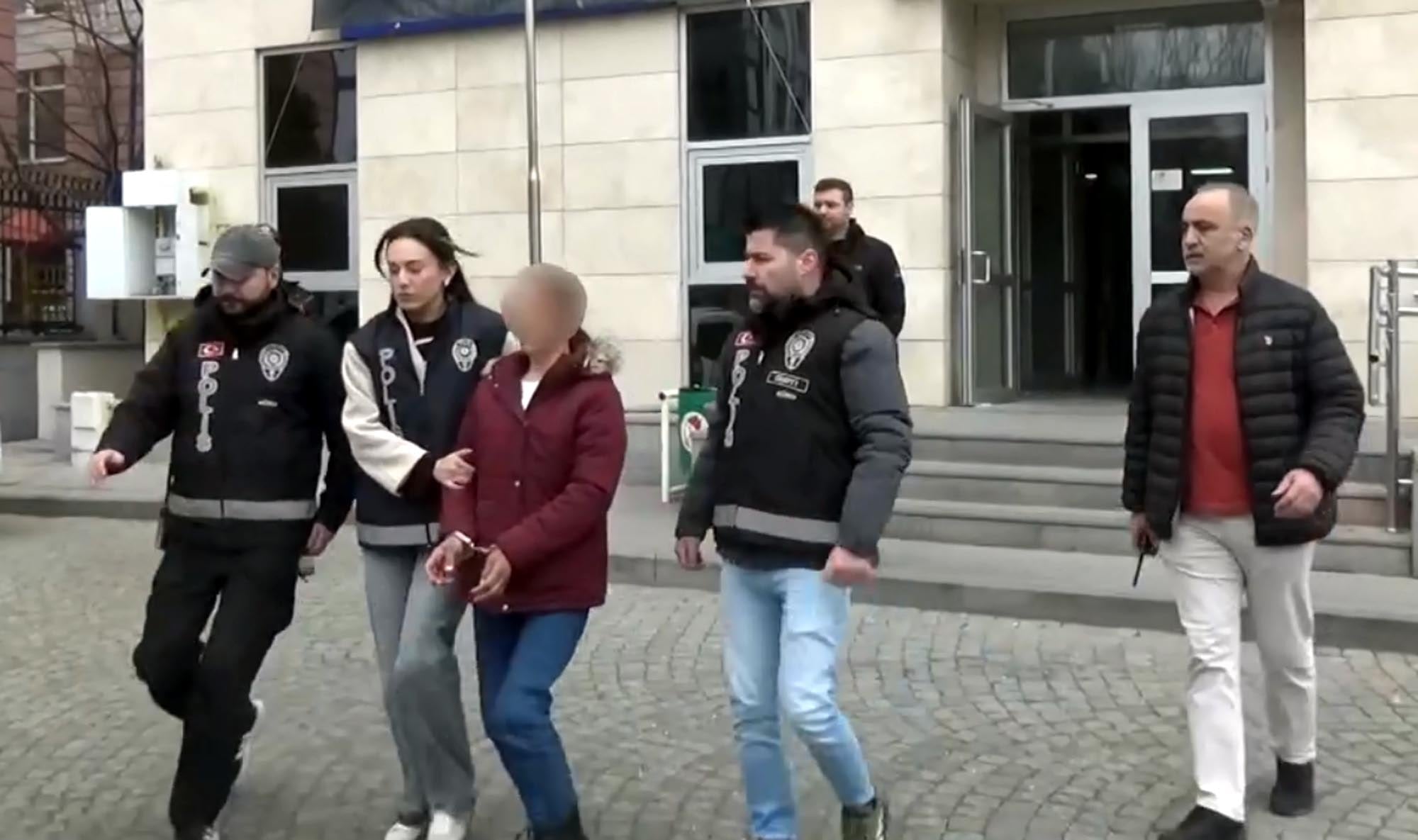 Yangının altından cinayet çıktı! Çatıdan girip evi ateşe vermiş