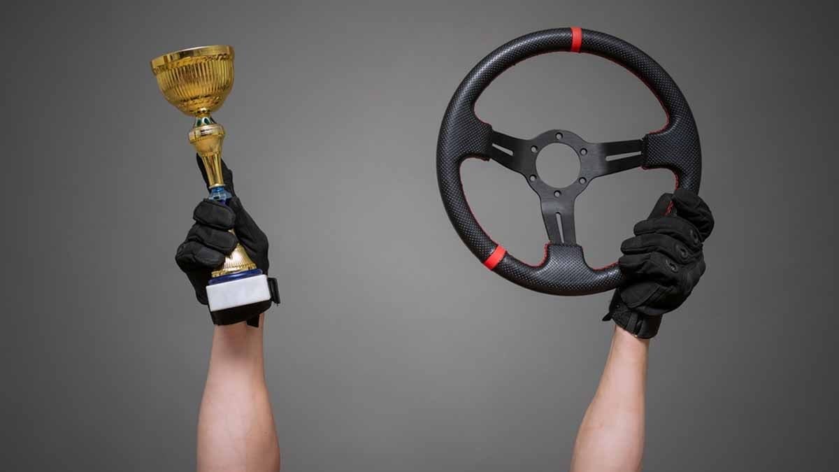 3 araç arasında benzinli olan tek o! 2026 yılın otomobili finalini elektrikli araçlar ele geçirdi