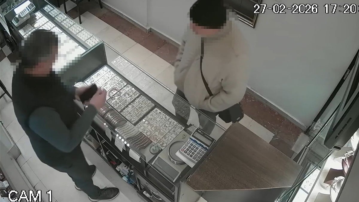 Komşu dehşeti! Boğazını kesip bileziklerini çaldı