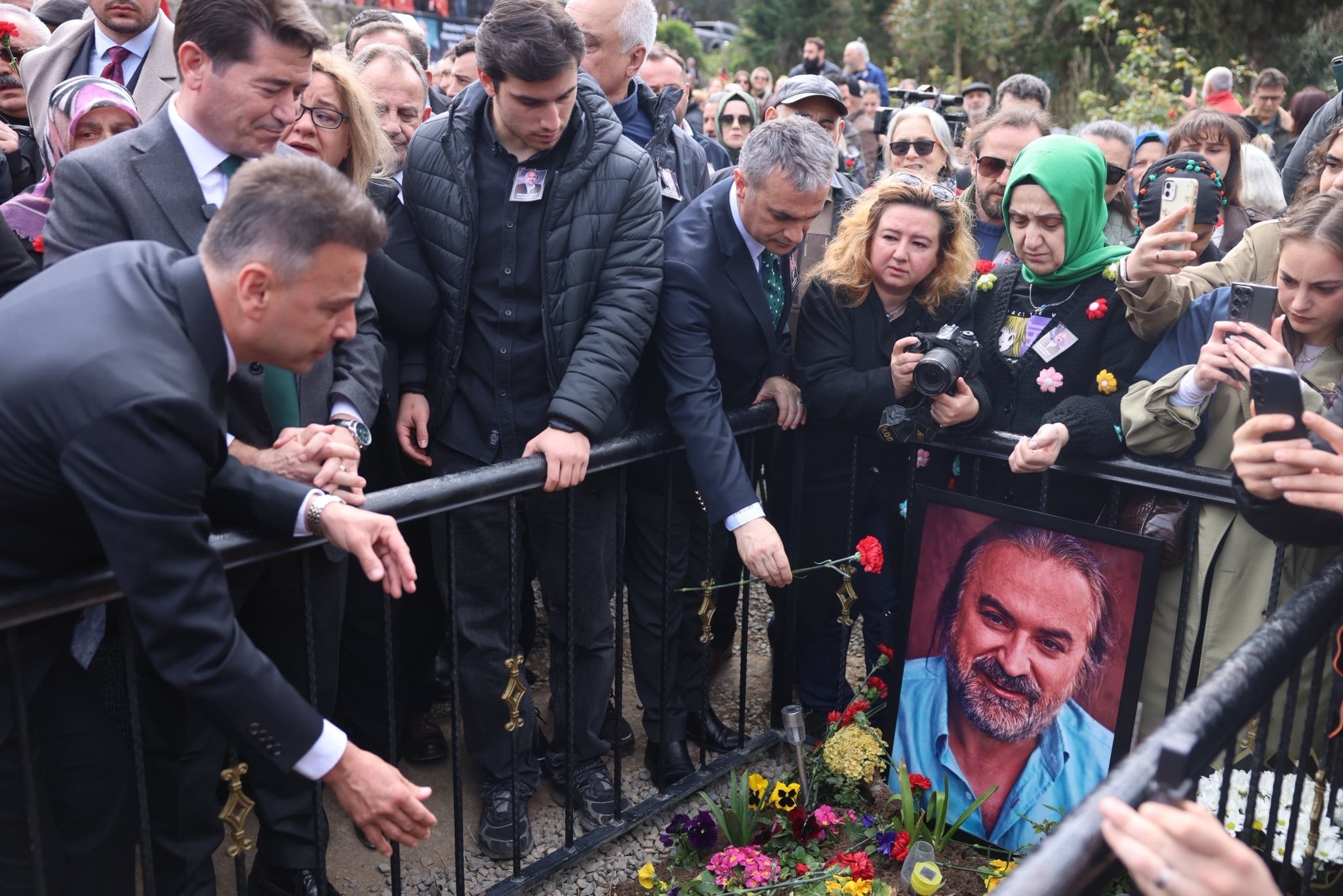 ''HAYDEN VOLKAN'A'' SLOGANLARI