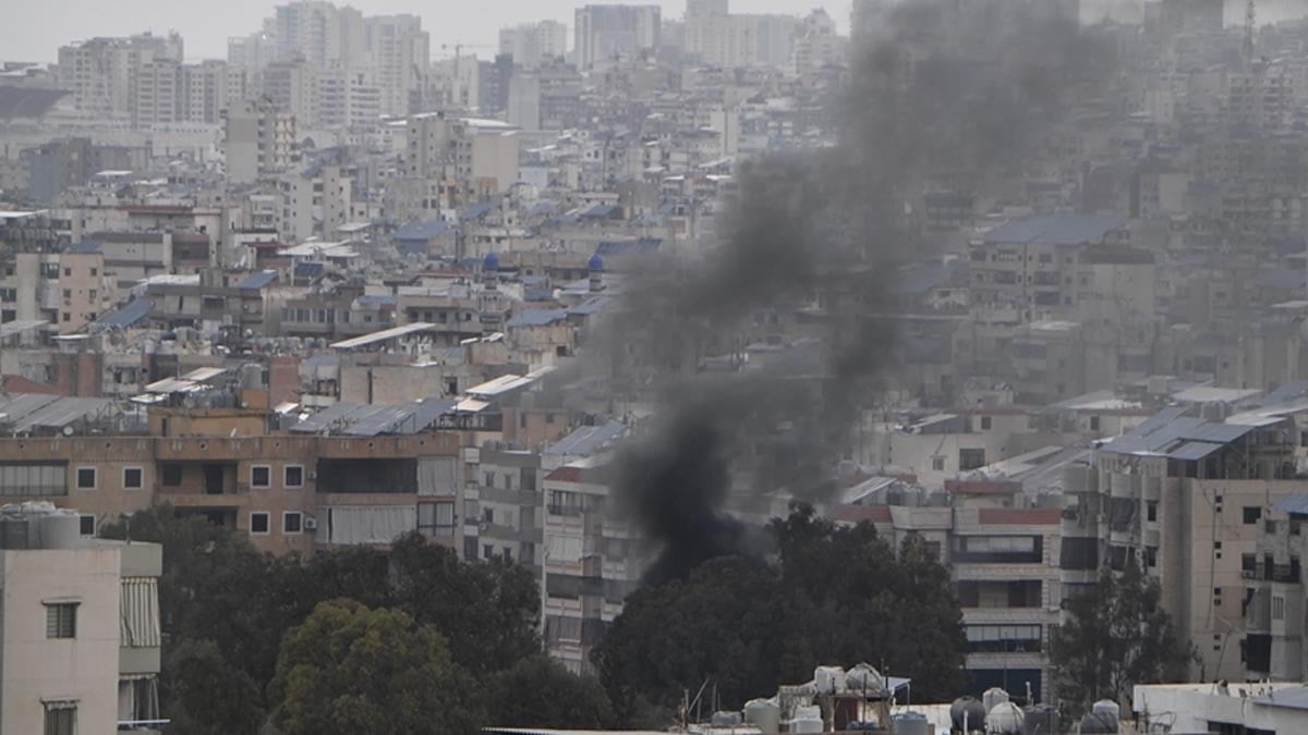 İsrail Lübnan'da bir pazar yeri ve evi vurdu, 8 kişi öldü