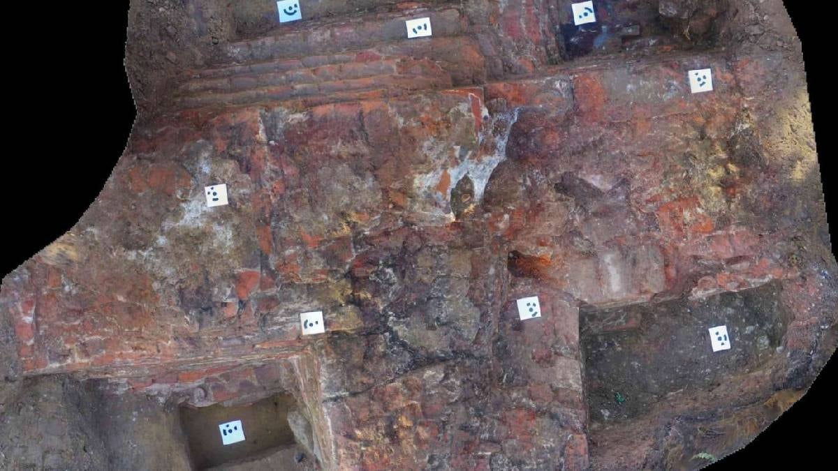 İnşaat işçileri kazmayı vurunca bir anda göründü: Kayıp tarih gün yüzüne çıktı