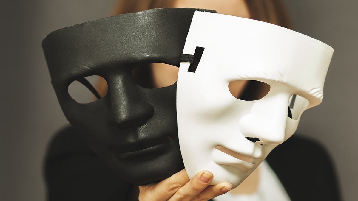 Psikologlara göre, maskeleri düşüren 7 gizli sinyal