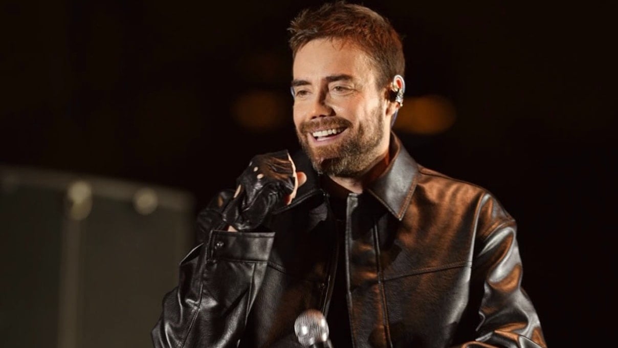 13 kez burun ameliyat olmuştu: Ünlü şarkıcı sonucu böyle duyurdu