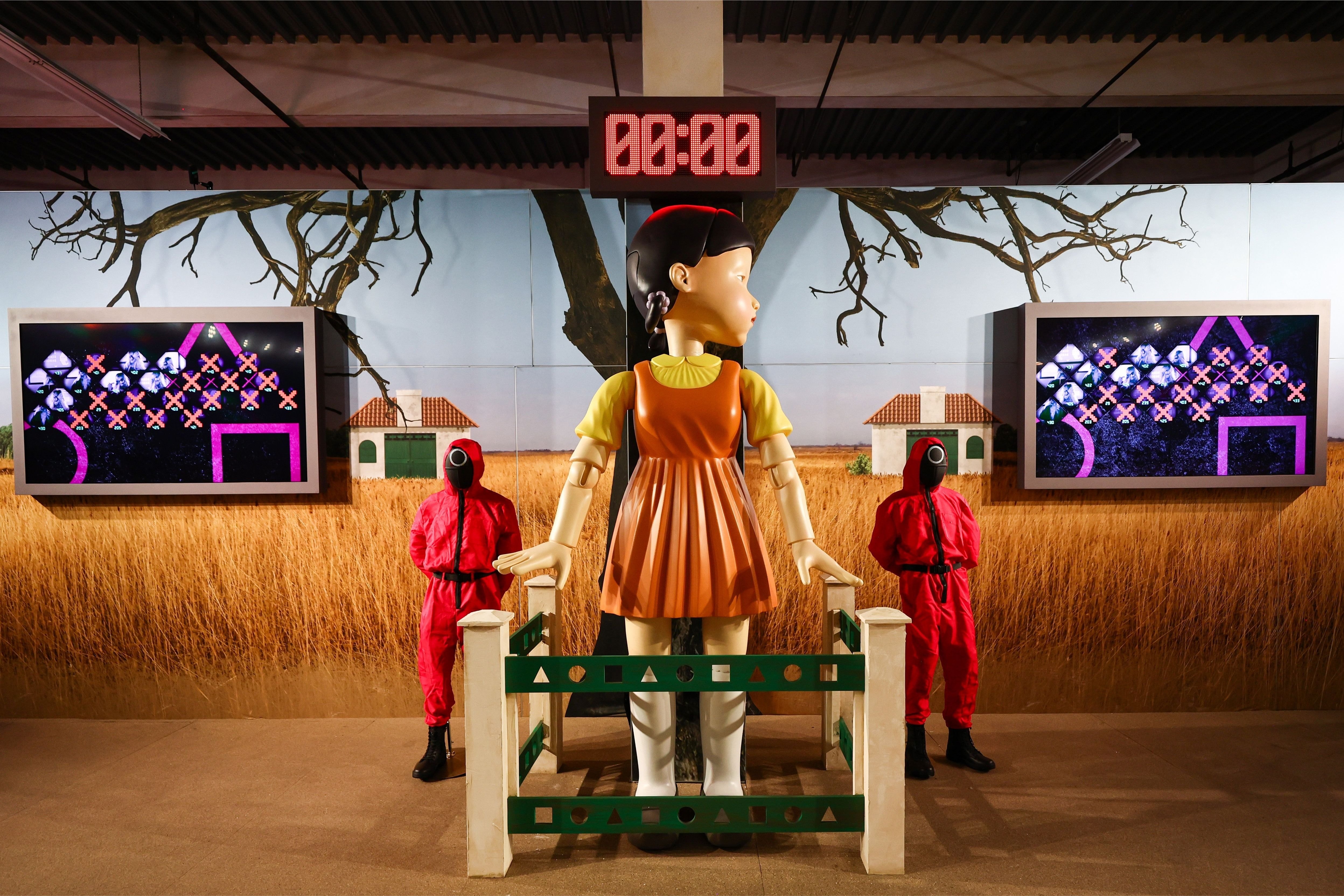 Gişe rekortmeni Netflix dizisi İstanbul'a geliyor