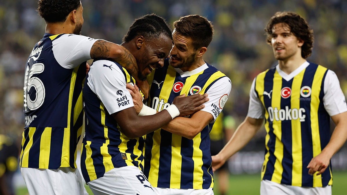 Fenerbahçe'nin yıldızı Süper Lig'e dönerse Galatasaray forması giyebilir