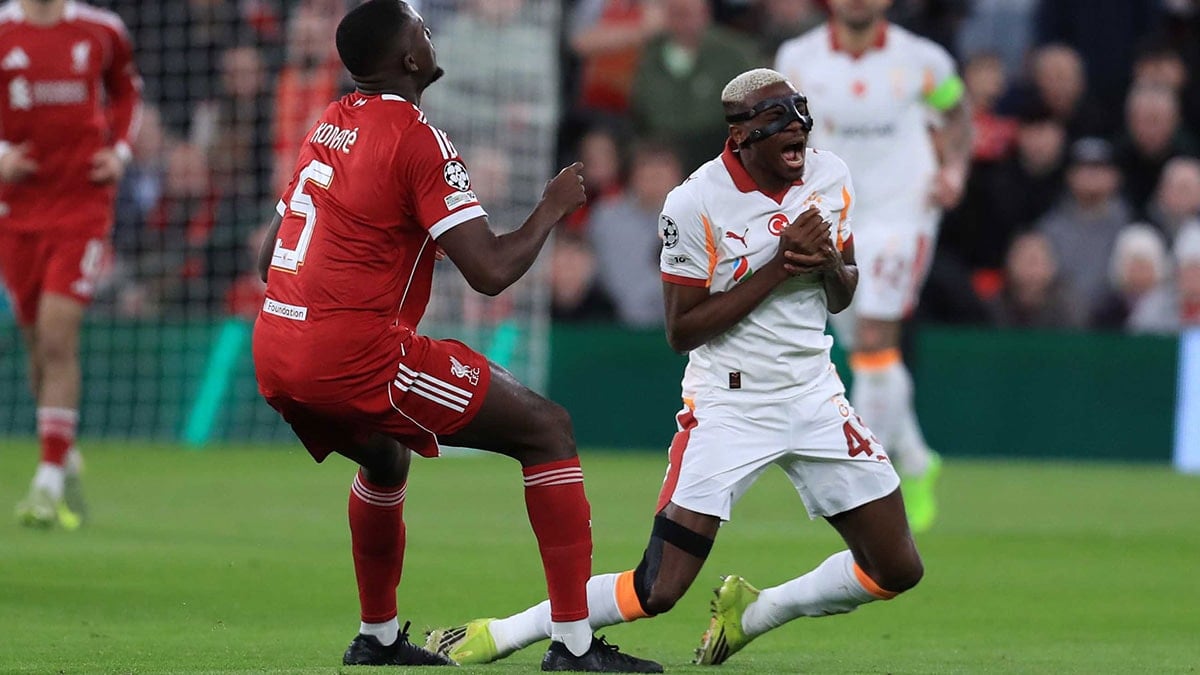 Osimhen sahalara döneceği tarihi canlı yayında açıkladı