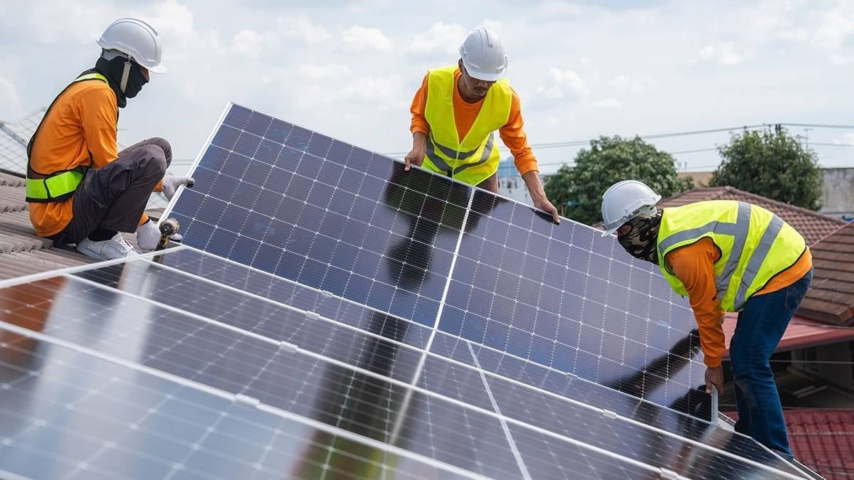 Güneş panelleriyle yağmurdan elektrik üretilecek: Her damlası 110 volt üretiyor