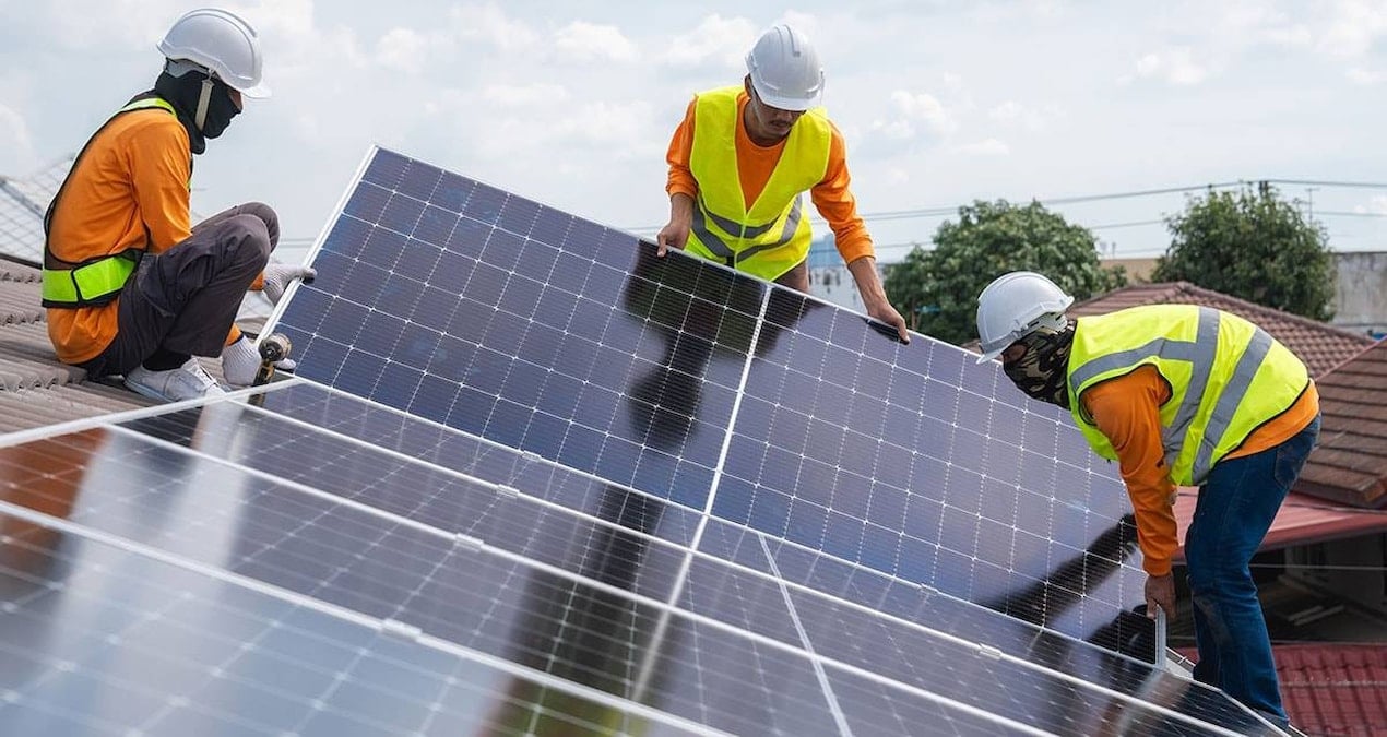 Güneş panelleriyle yağmurdan elektrik üretilecek: Her damlası 110 volt üretiyor