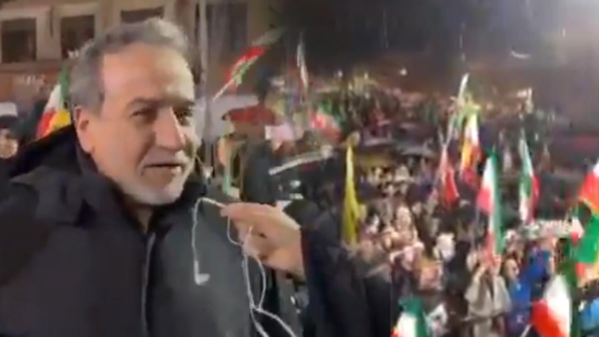 Pezeşkiyan ve Arakçi İran sokaklarındaki protestolara katıldı