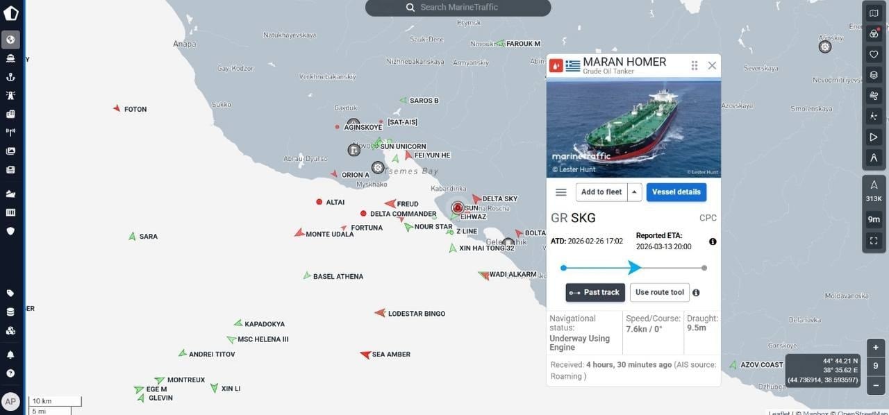 Komşu ülkenin gemisi Karadeniz'de vuruldu
