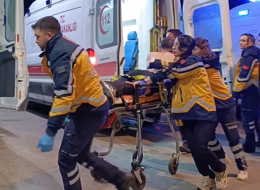 İnegöl’de restoranda bıçaklı kavga: 2 genç yaralandı