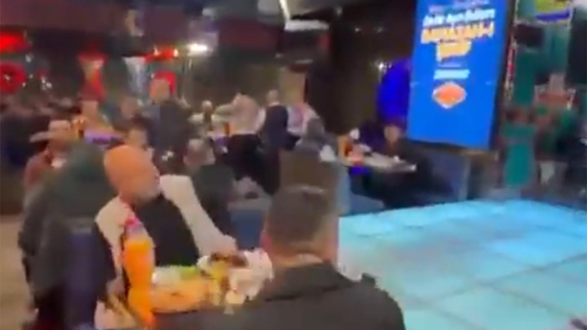 Pavyonda ışıl ışıl iftar