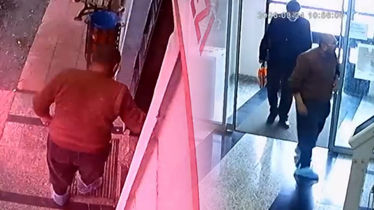 Malatya'da yürekleri ısıtan anlar: Sağlık ocağına çamurlu çizmelerini çıkarıp galoşla girdi