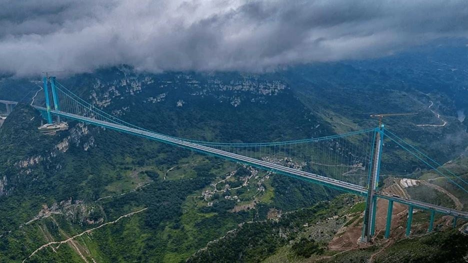 2 bin 890 metre uzunluğundaki köprüye cam taktılar! Bölgede devrim yarattı