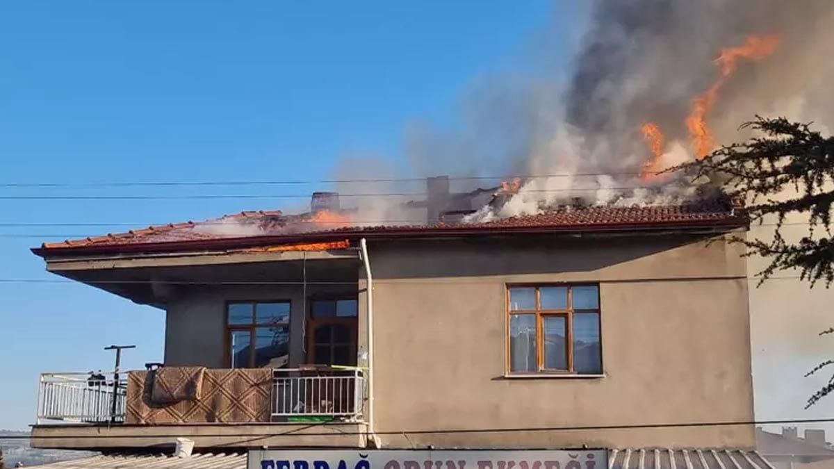 Kütahya’da ev yangınını itfaiye söndürdü