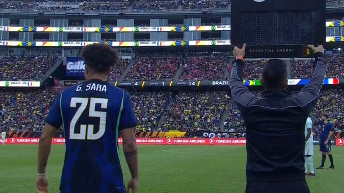 Sara ve Ederson aynı formayı giydi: Kante rakipleri oldu