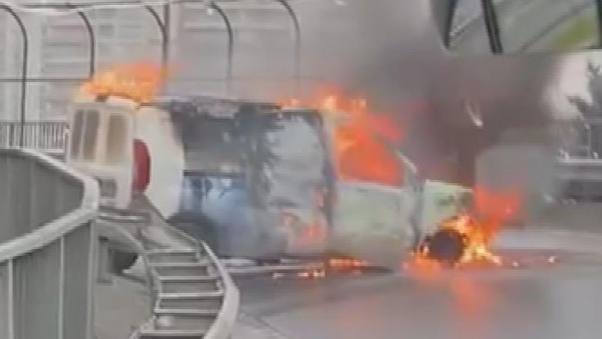 TEM Otoyolu'nda seyir halindeki araç alev aldı