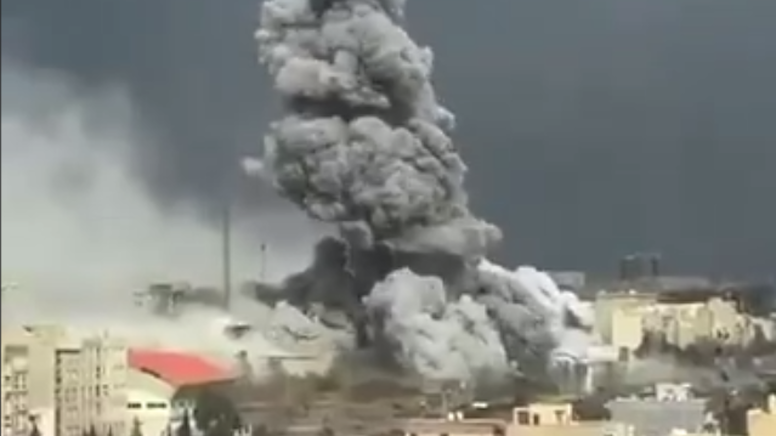 Tahran'a bombardıman başladı: Üst düzey komutan hedef alındı