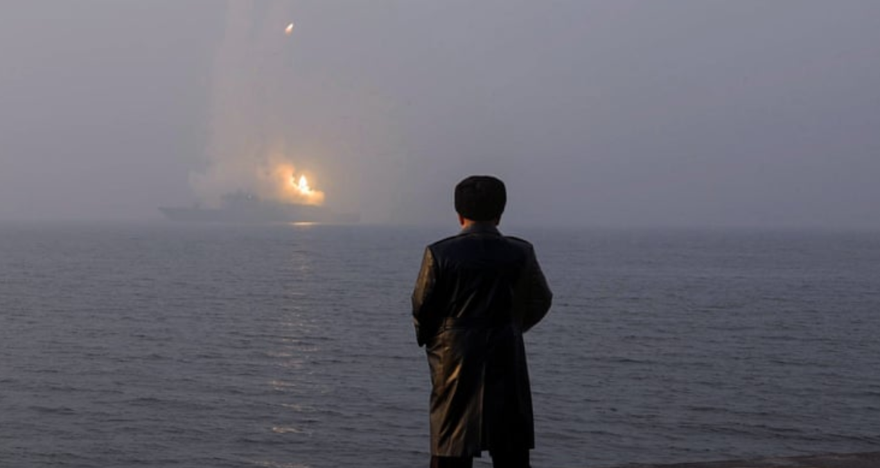 Japonya ve Güney Kore alarma geçti: Gözler İran'dayken Kuzey Kore füzeleri fırlattı