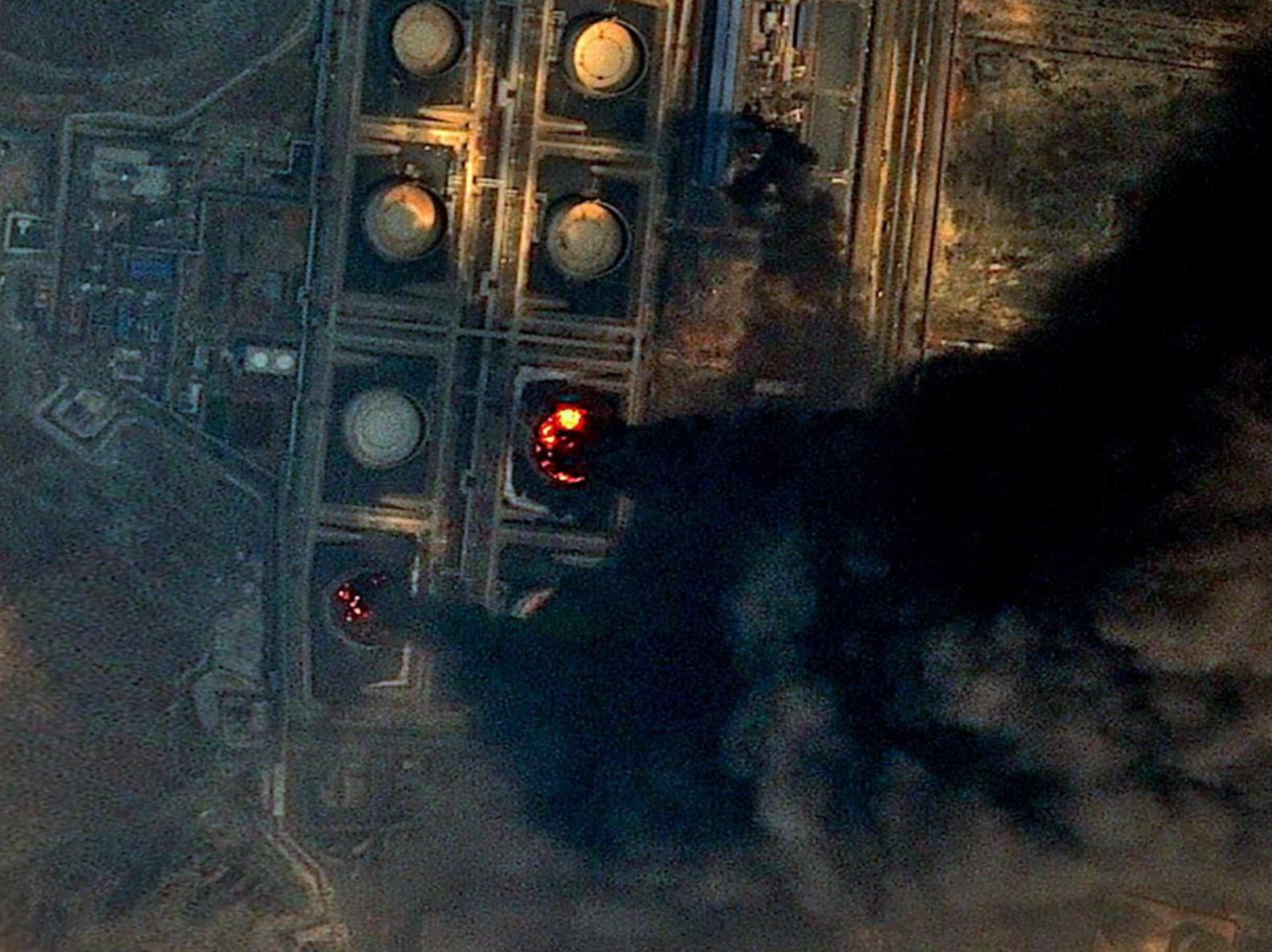 BAE'deki kritik petrol terminali 3. kez vuruldu