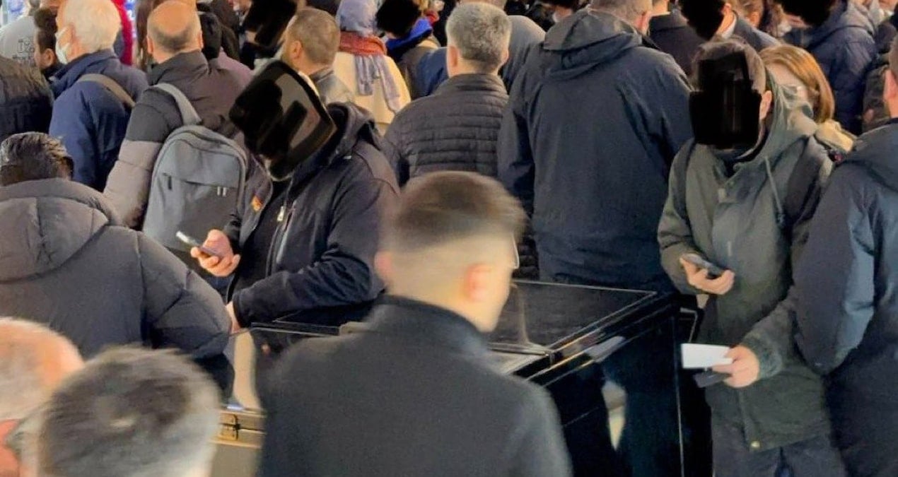 Kuyumcularda altın kalmadı: Dükkanların önü ana baba günü