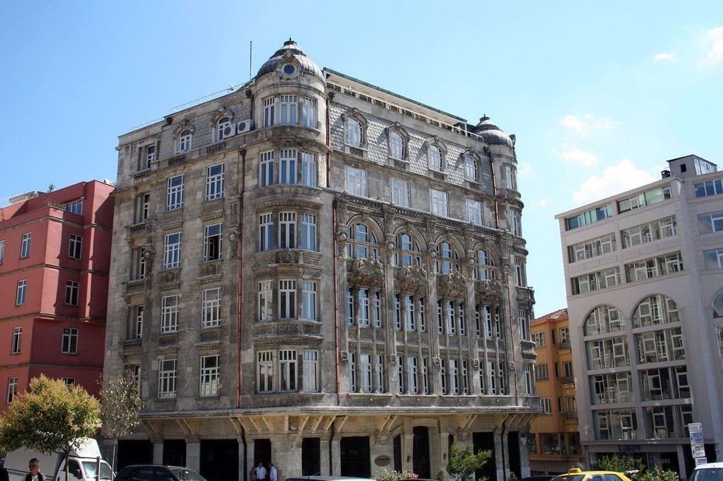 İstanbul'un tarihi gözde apartmanı rekor fiyata satıldı! 