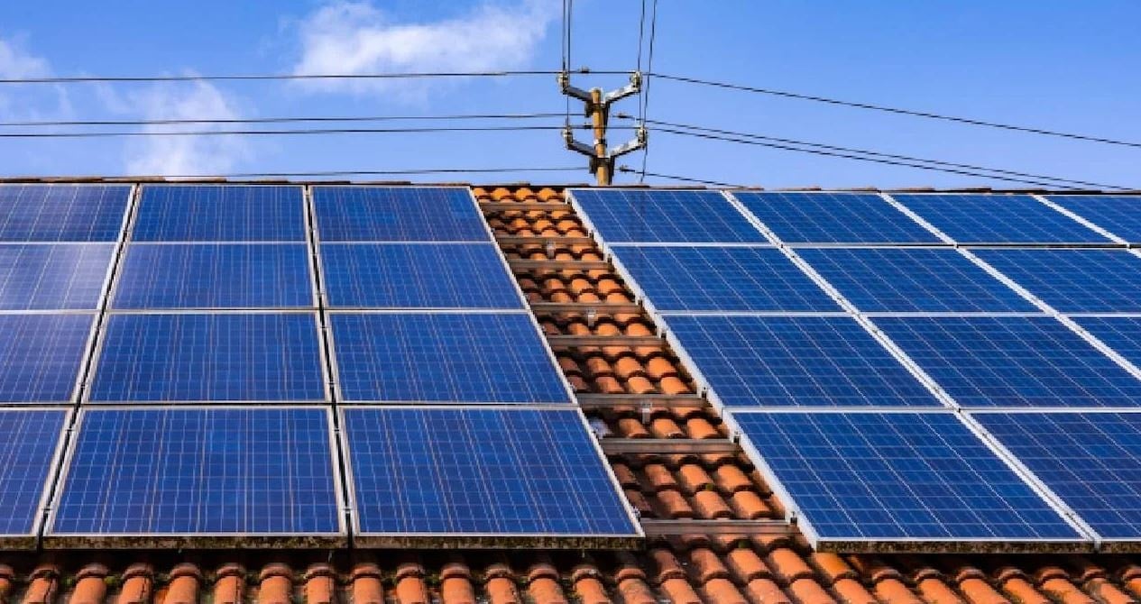 Güneş panelleri yaz boyunca depolayacak! Avrupa yeni sisteme geçiyor