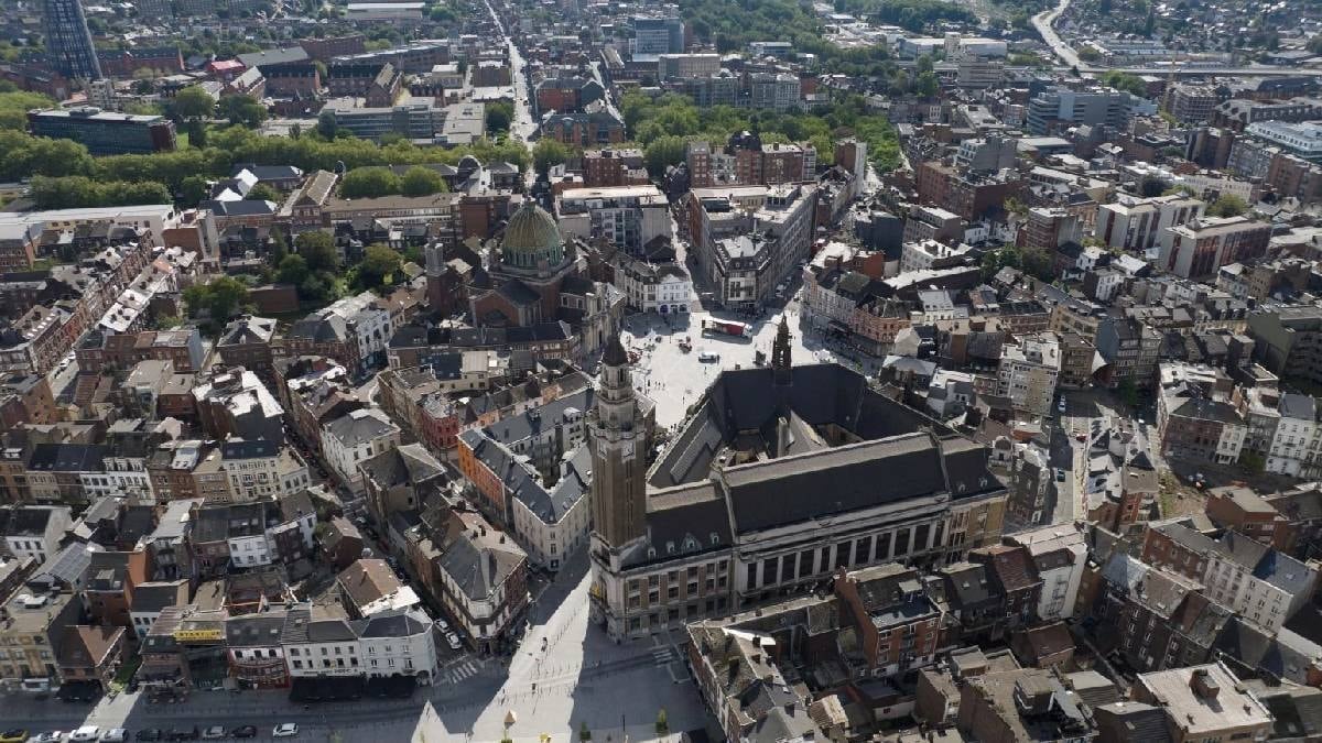 Dünyanın en çirkin şehri deniliyordu: Şimdi turist akınına uğruyor