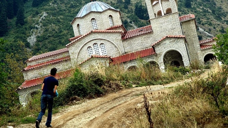 Pisa’dan 4 kat daha eğik: İçine girenin başı dönüyor