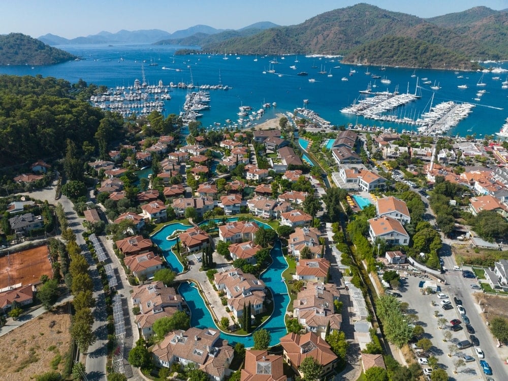 Türkiye’de rekor kırıldı! O ilçede aidat 180 bin, satış fiyatı ise 45 milyon euro