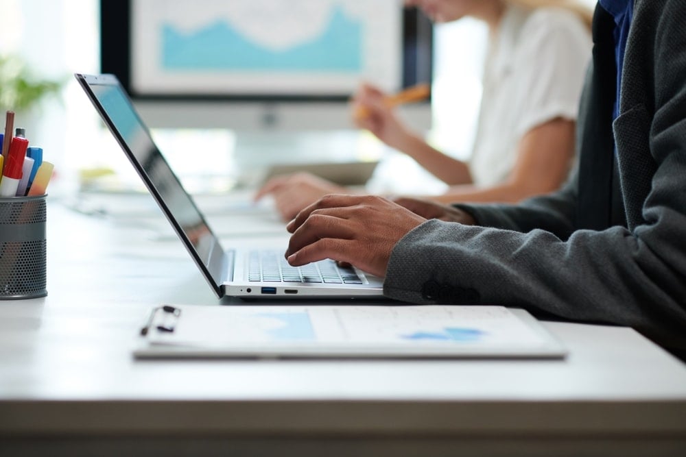 Dev şirket çalışanlarını zamma boğdu: Maaşlar katlandı