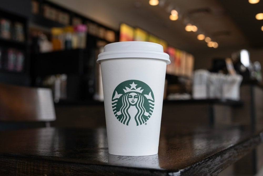 Starbucks'ın kurucusundan vergi açıklaması: 'Yasanın geçtiği gün taşındım'