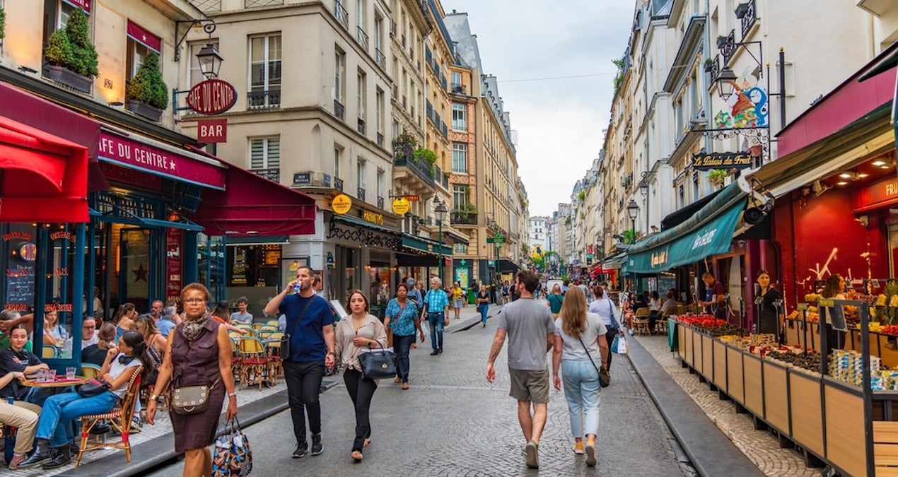 Avrupa köşeye sıkıştı: Halka kısıtlamaya gidin çağrısı yapıldı