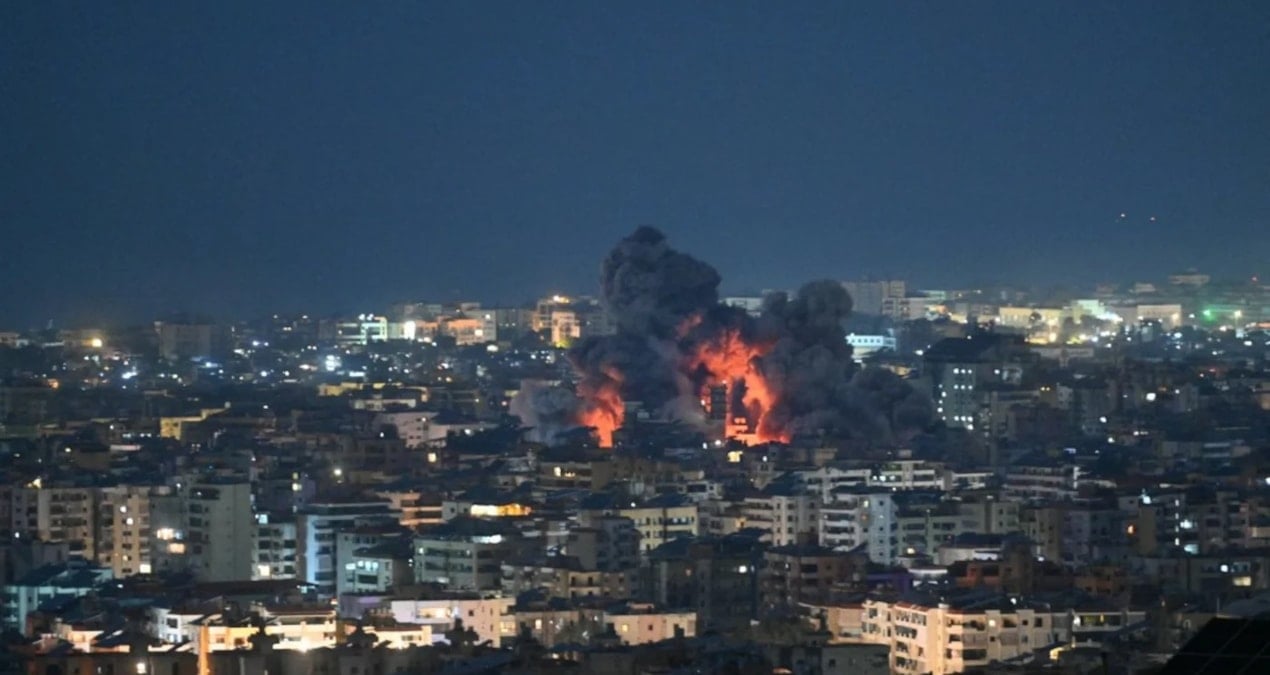 İran, Riyad'daki ABD elçiliğini vurdu