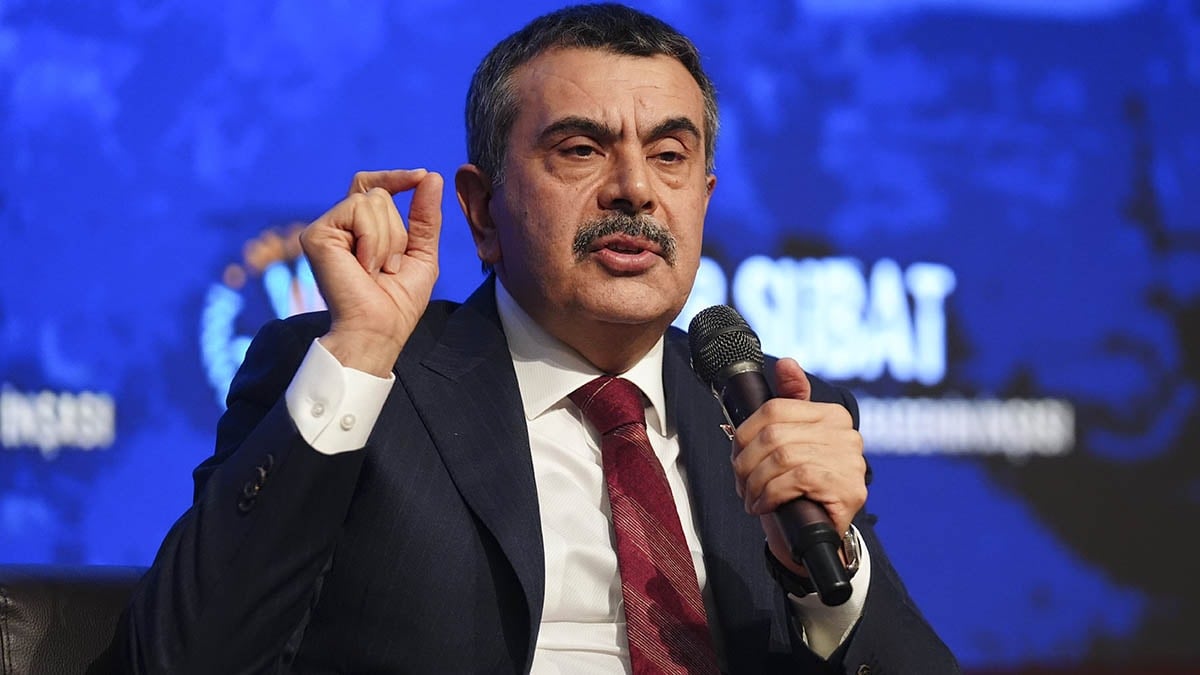 Bakan Tekin eğitimde kökten değişiklik peşinde! 15 yaşında üniversite formülü