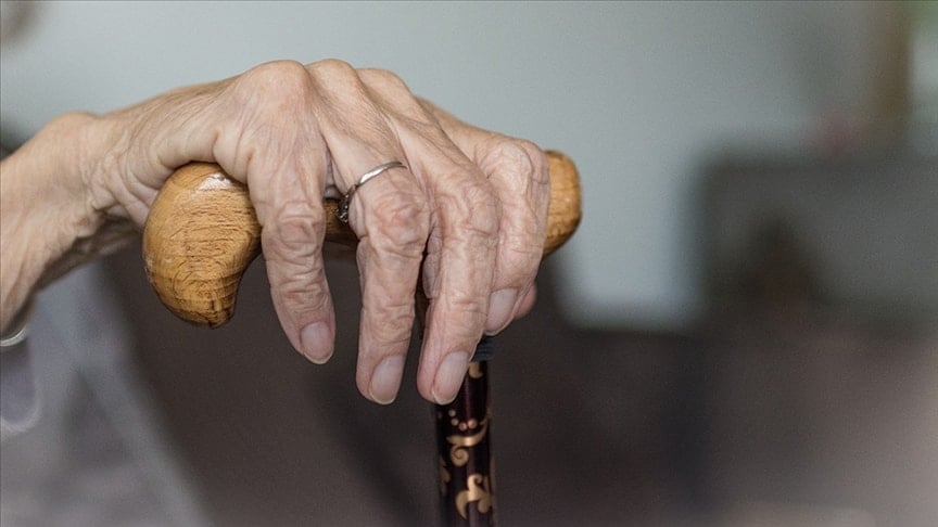Türkiye'de yaklaşık 1,8 milyon yaşlı tek başına yaşıyor