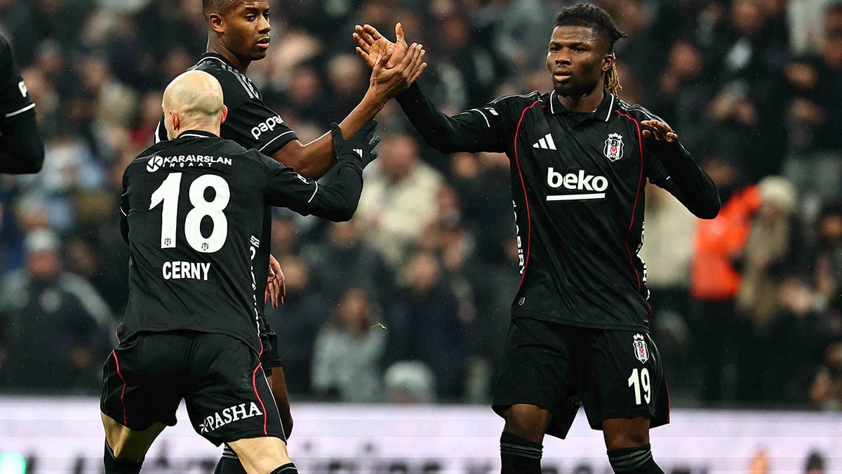 Beşiktaş'a derbi öncesi kötü haber