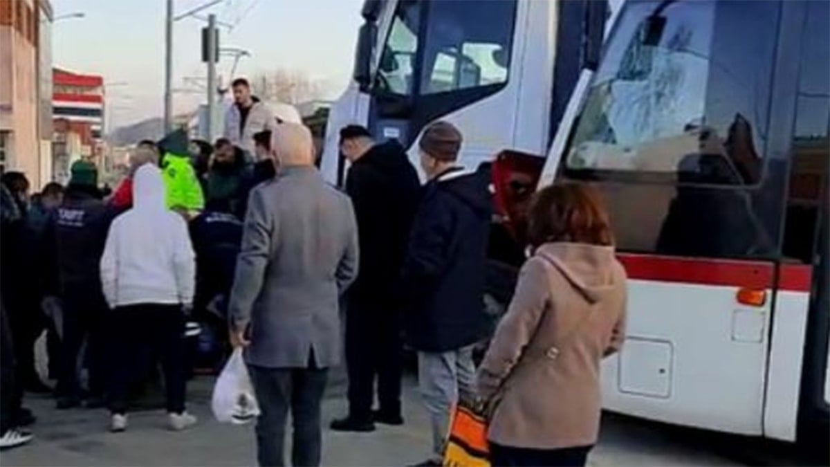 Tramvay ile kamyon çarpıştı! Yaralılar var