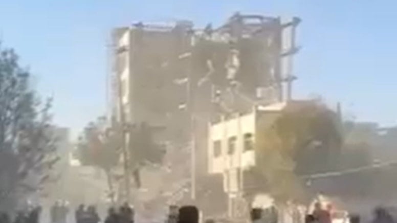 İran'da Uzmanlar Meclisi binası vuruldu