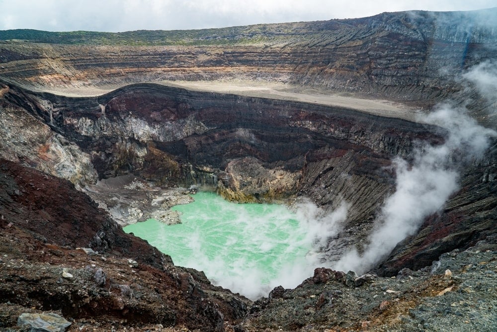 Dünyanın merkezinden lav değil su çıktı: Bilim dünyasını sarsan gelişme