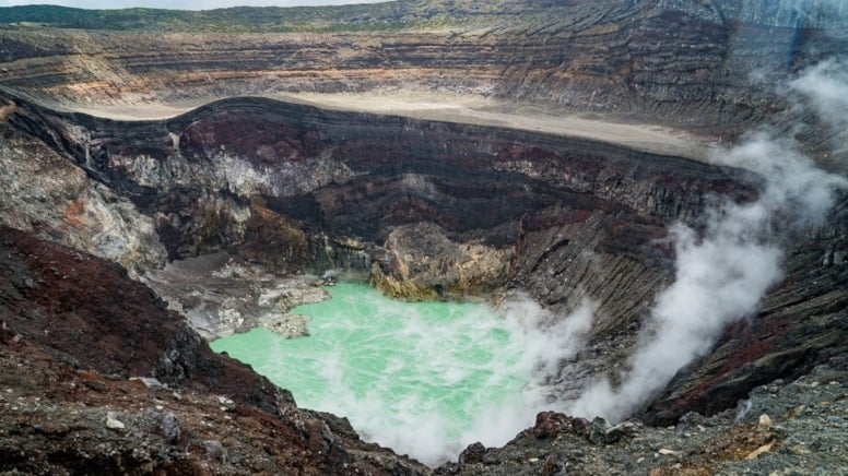 Dünyanın merkezinden lav değil su çıktı: Bilim dünyasını sarsan gelişme