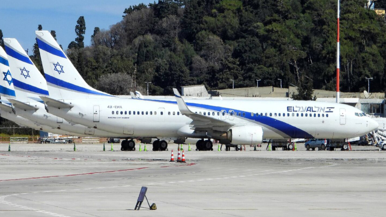 İsrail yolcu uçakları Rodos havalimanına inmeye başladı