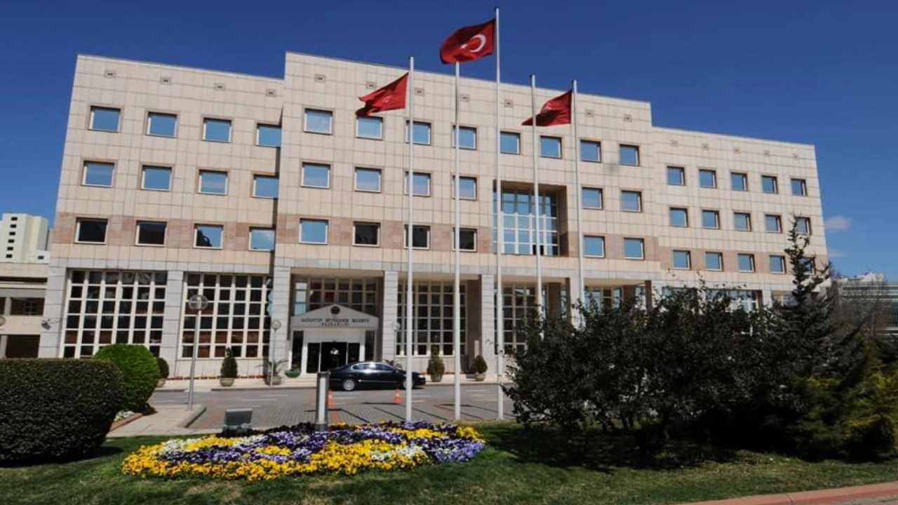 Milyonlar çiçeğe: Deprem kentinde 12 milyonluk ihale