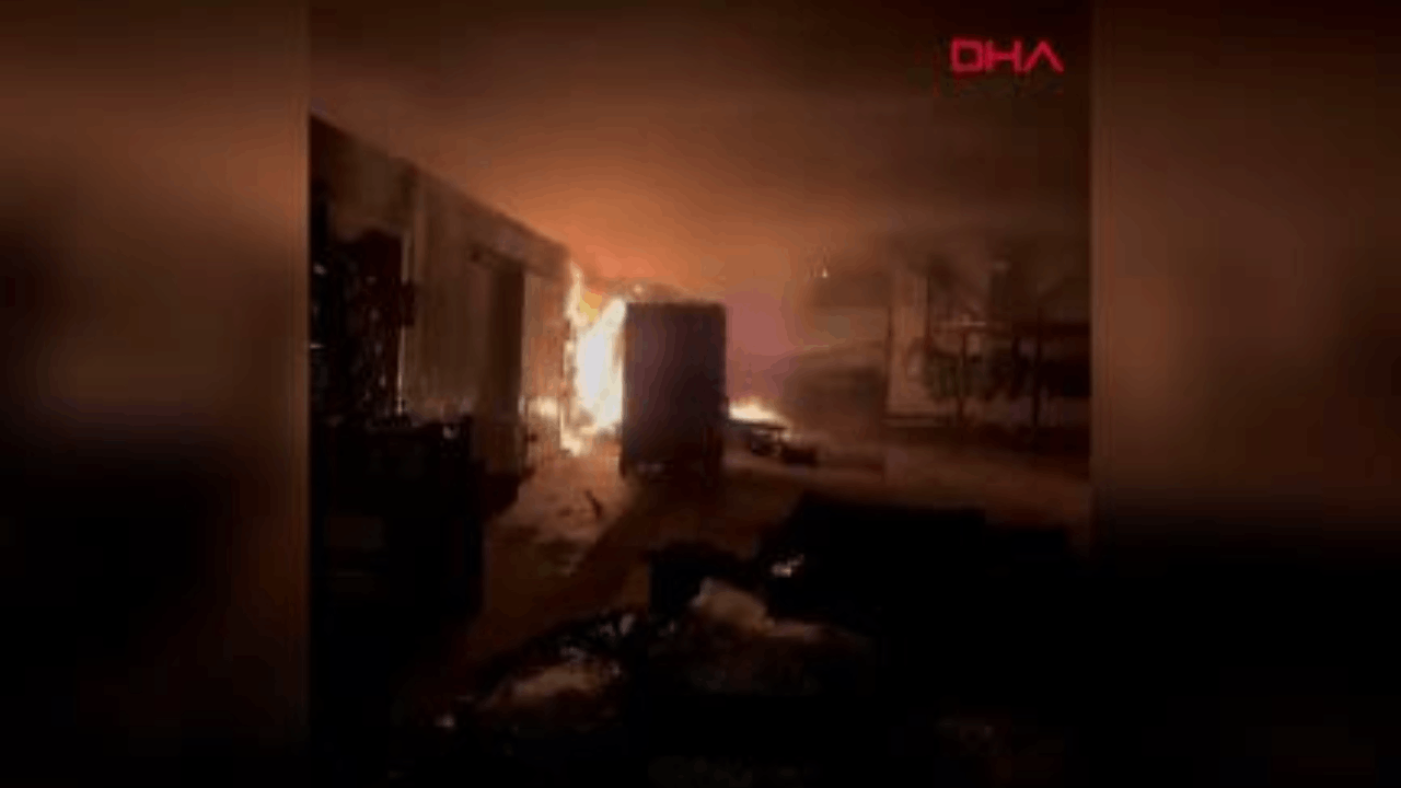 Antalya'da muz paketleme ve sarartma tesisinde yangın